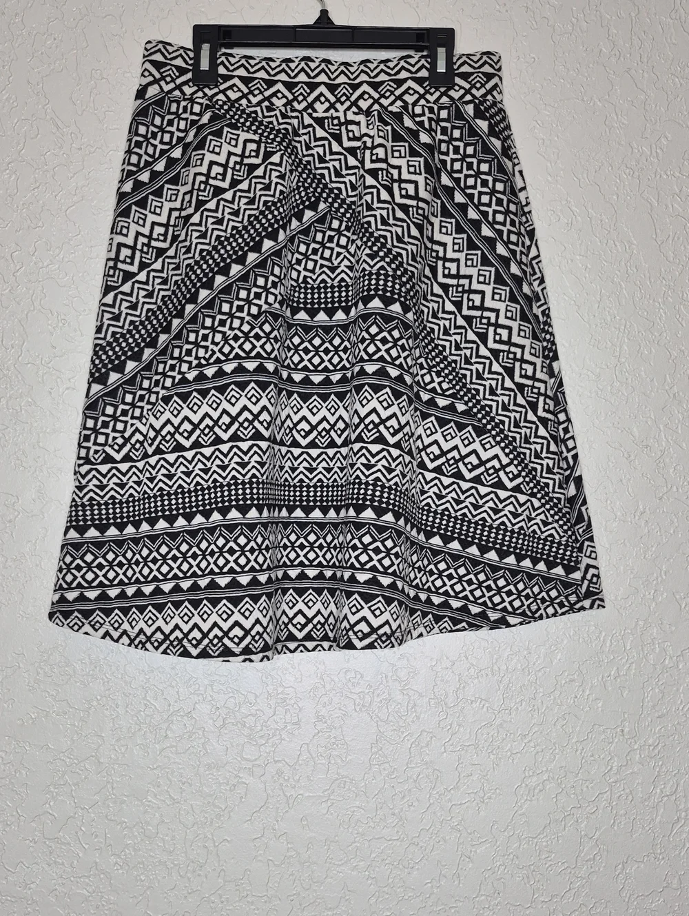 Studio 253 Geometric Print Skirt Size‎ Medium